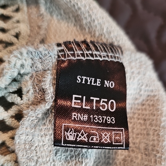 NWOT POL Size Small Gray Lace Trim Women's Top - Picture 8 of 8